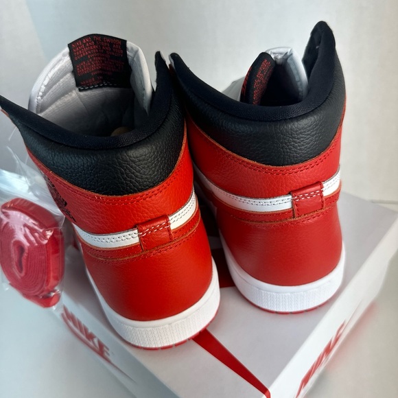 Nike Jordan 1 Retro OG white / University Red and black size 9 brand new w/ box - Picture 4 of 8